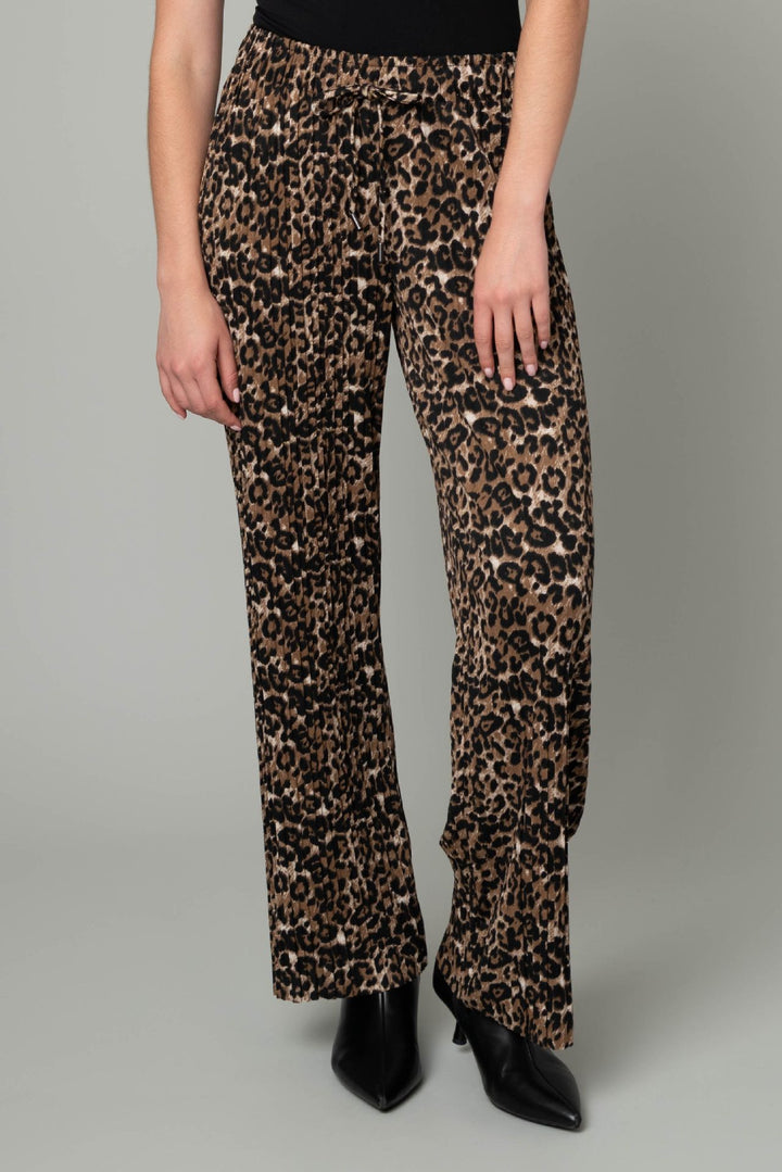 Tie Front Pleated Pant in Leopard Print