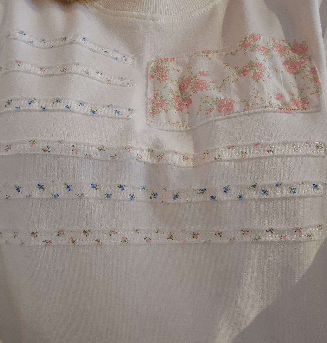 Floral Patch Flag Pullover Sweatshirt