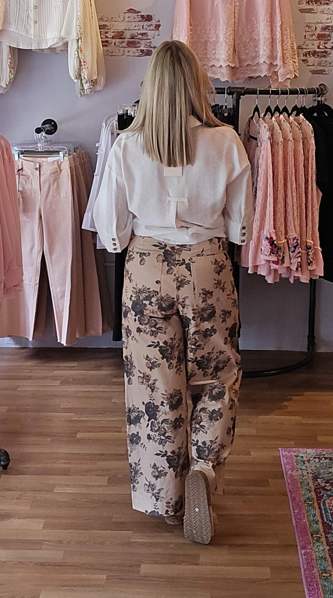 Floral Cropped Pants in Taupe