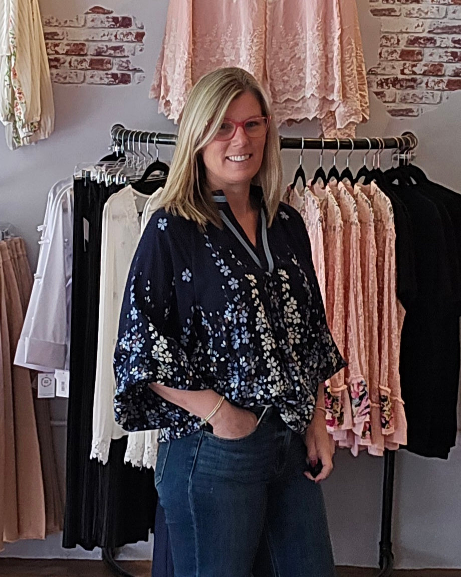 Floral Vine Print Balloon Sleeve Blouse in Midnight