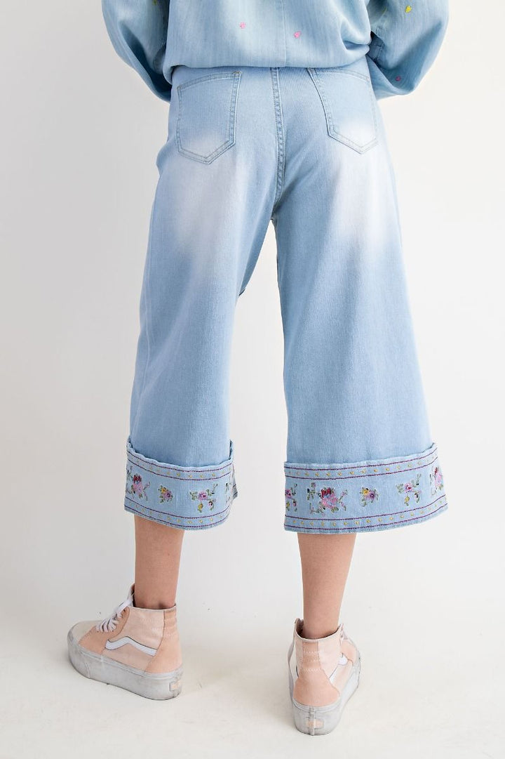Embroidered Cropped Pants in Washed Denim