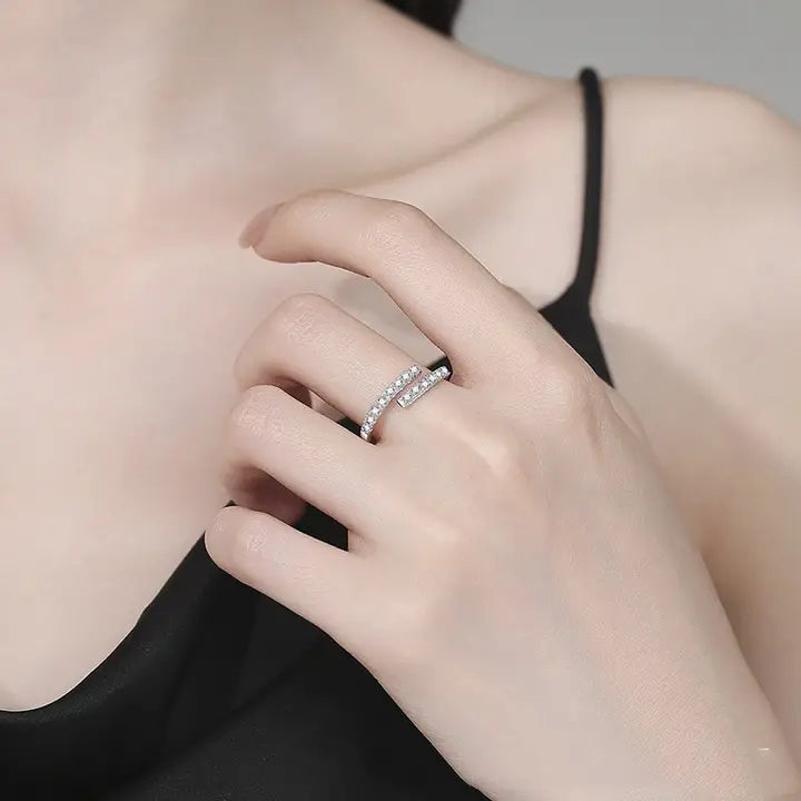 Moissanite Pavé Spiral 925 Silver Ring