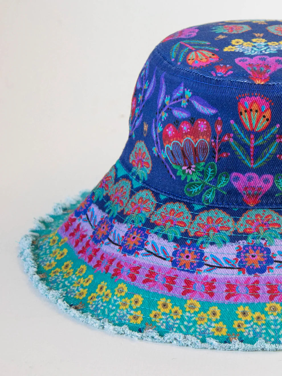 Sandy Days Bucket Hat - Navy Folk Flower